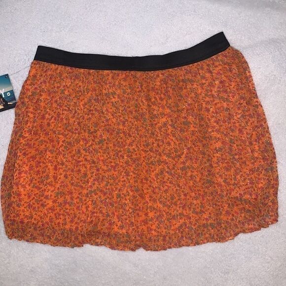 NWT WOMEN’S LARGE ROXY PLEATED LINED SKIRT - Picture 3 of 6